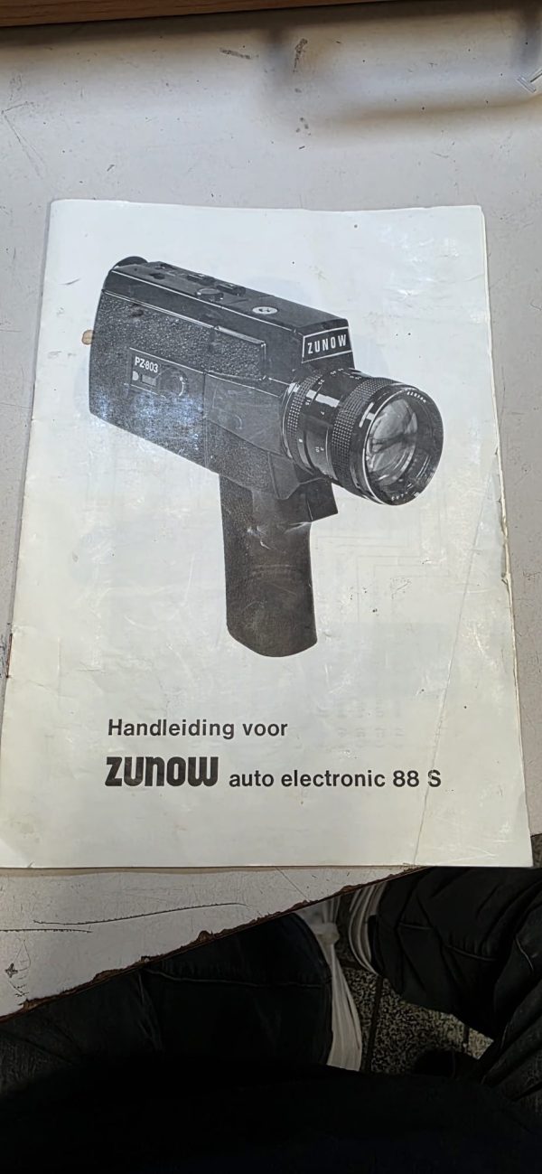 Zunow auto electronic 88 S Super 8 camera in zeer nette en werkende staat.